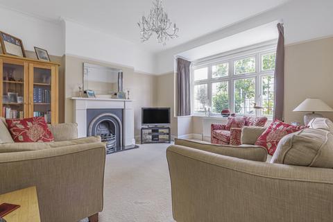 16 Thaxted Road, London, SE9 3PU