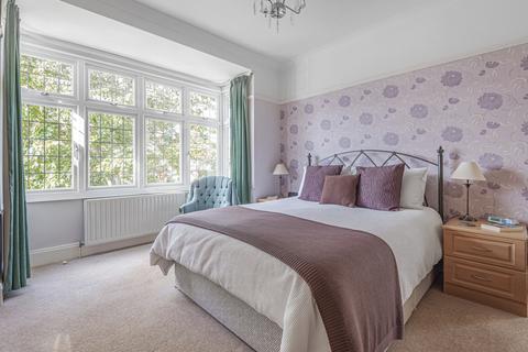 16 Thaxted Road, London, SE9 3PU