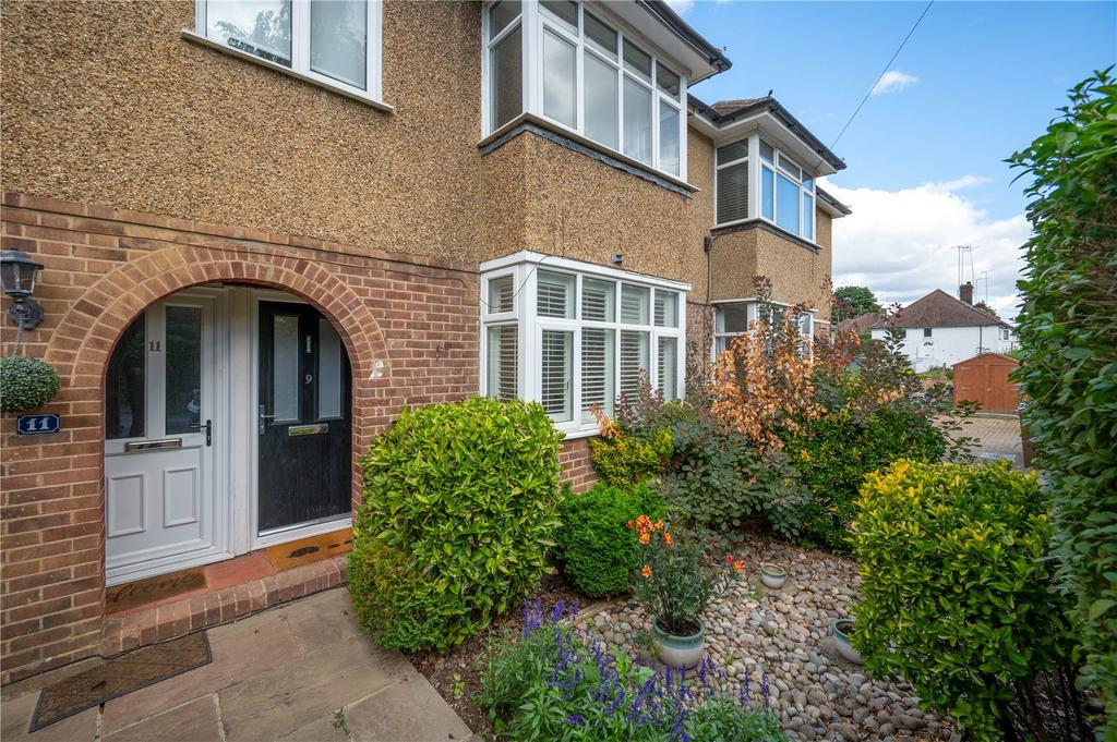 Colindale Avenue, St. Albans... 2 bed £1,750 pcm (£404 pw)