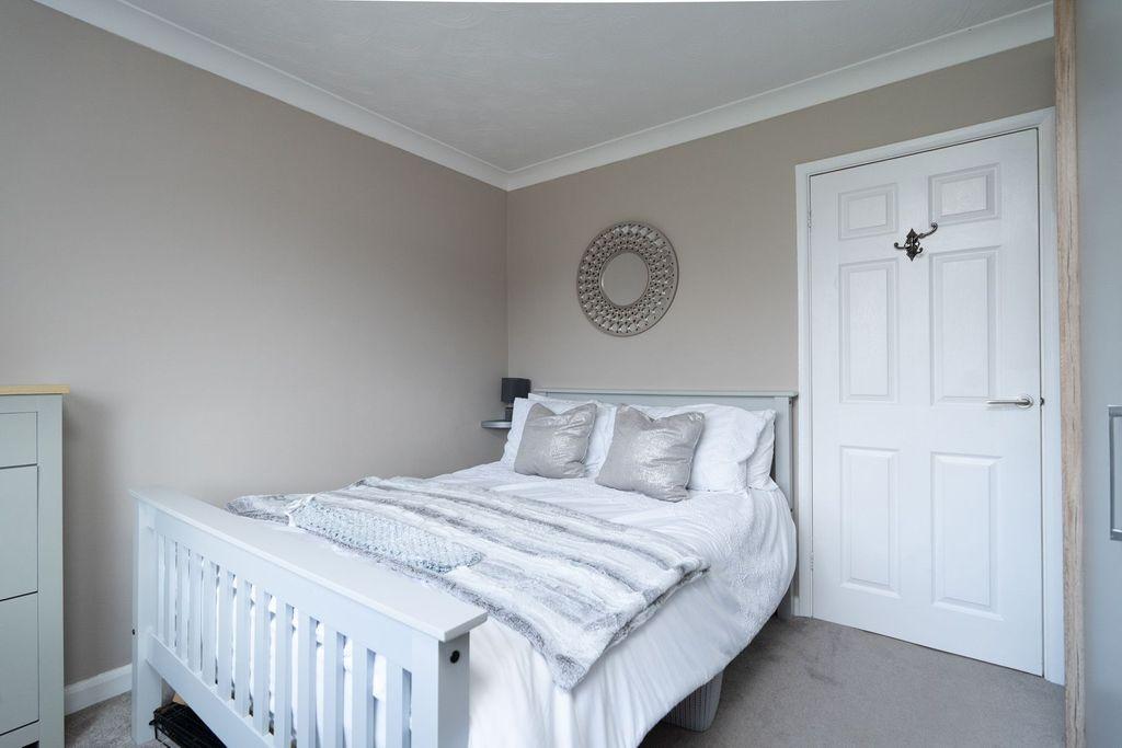 Bedroom 2 (Double)