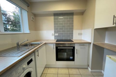 1 bedroom ground floor flat to rent, Pound Hill, Crawley