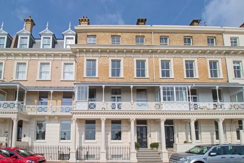 2 bedroom apartment for sale - Heene Terrace, Worthing