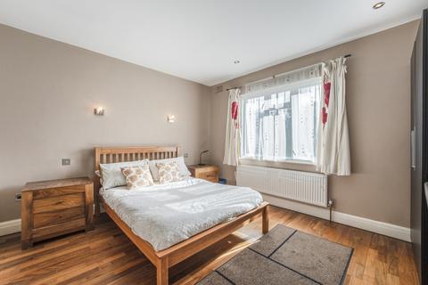 3 bedroom apartment for sale - Great West Road, Isleworth