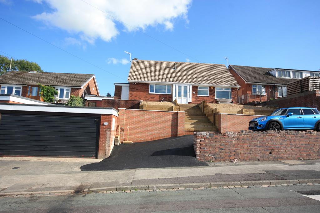 Lamb Street, Kidsgrove, StokeonTrent 3 bed detached house £250,000