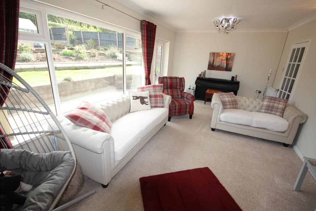Lamb Street, Kidsgrove, StokeonTrent 3 bed detached house £250,000