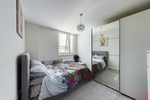 2 bedroom apartment for sale - Field End Road, Ruislip
