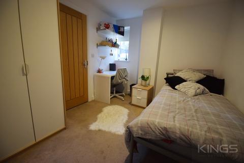 1 bedroom in a house share to rent, Portsmouth Road