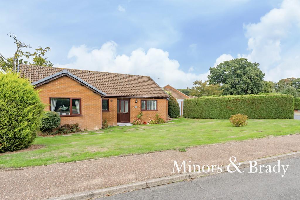 Acorn Way, Dereham 2 bed detached bungalow £300,000