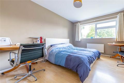2 bedroom flat for sale - Aysgarth Close, Harpenden, Hertfordshire