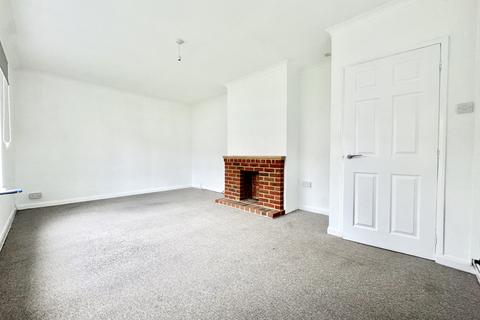 3 bedroom end of terrace house to rent, Chilham Avenue, Westgate