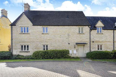 2 bedroom apartment to rent, Cross Close, Cirencester, GL7