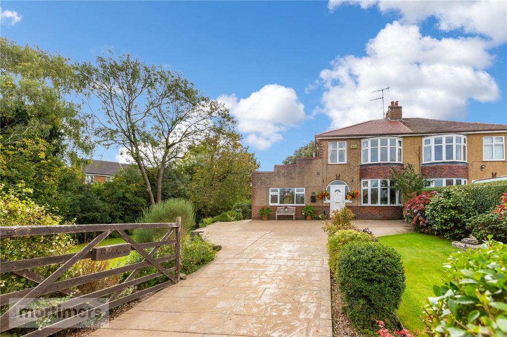 Longsight Road, Clayton Le Dale, Blackburn, Lancashire, BB1 4 bed semi