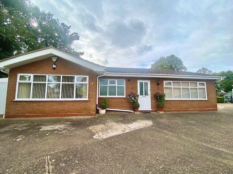 ORCHARDS CROFT, SCARTHO 3 bed detached bungalow for sale £395,000