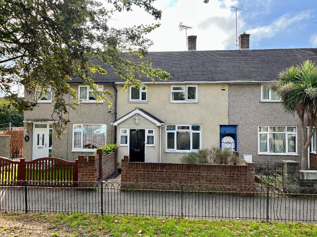 Hilldene Avenue, Romford 3 bed terraced house for sale £400,000