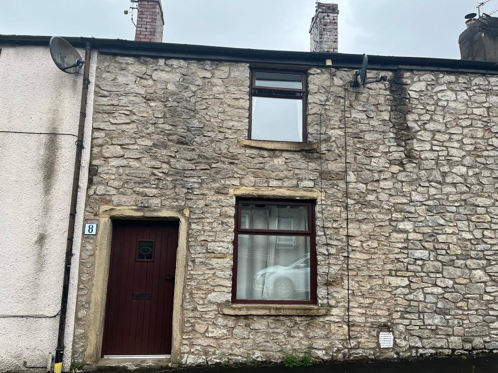 High Street, Low Moor, Clitheroe, BB7 2NE 3 bed terraced house £625
