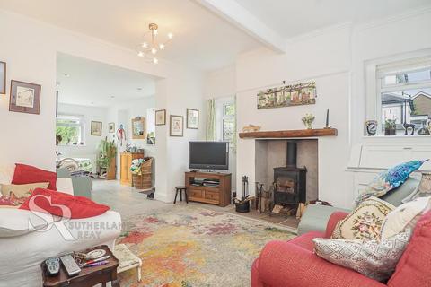 2 bedroom semi-detached bungalow for sale - The Crescent, New Mills, High Peak, Derbyshire, SK22 3DB