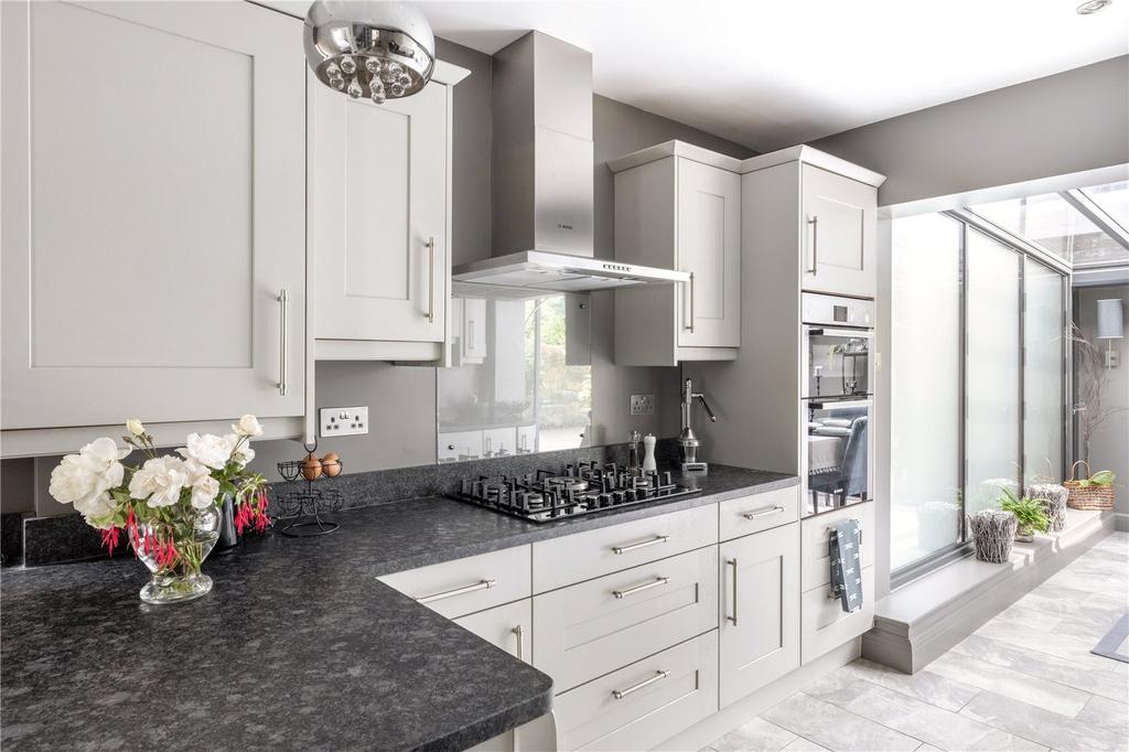 Kitchen/Breakfast Rm
