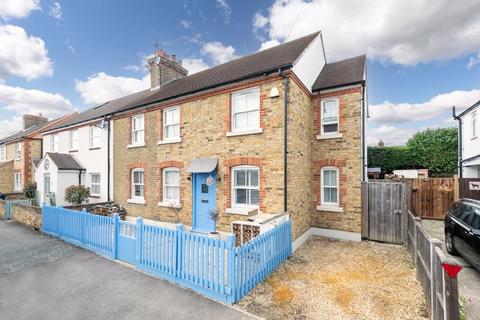4 bedroom semi-detached house for sale, Sassoons Cottages, Walton-On-Thames