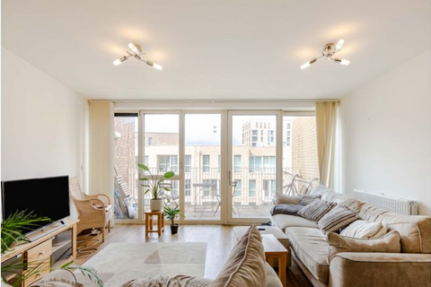 2 bedroom apartment to rent, Oxley Square, London, E3