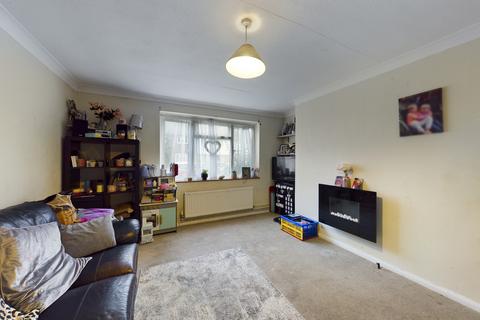 2 bedroom flat for sale, St. Johns Crescent, Canterbury