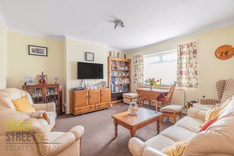 31 Claremont Road, Hornchurch, RM11 1BY