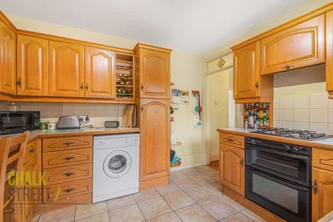 31 Claremont Road, Hornchurch, RM11 1BY