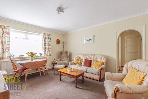 31 Claremont Road, Hornchurch, RM11 1BY