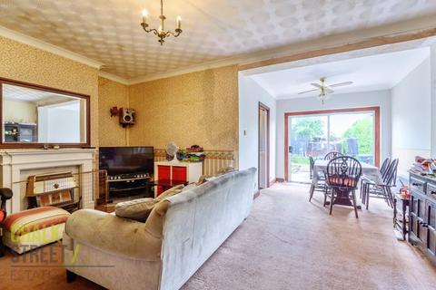 65 Kenilworth Gardens, Hornchurch, RM12 4SF