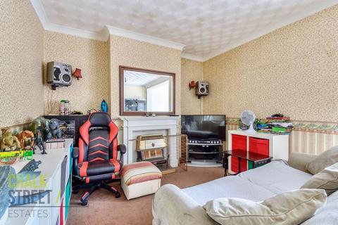65 Kenilworth Gardens, Hornchurch, RM12 4SF