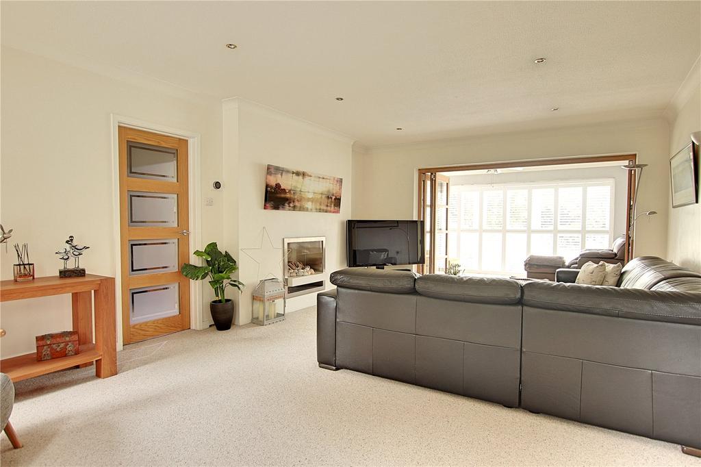 Brookside Road, Kingston Gorse, East Preston, Littlehampton, BN16 4 bed