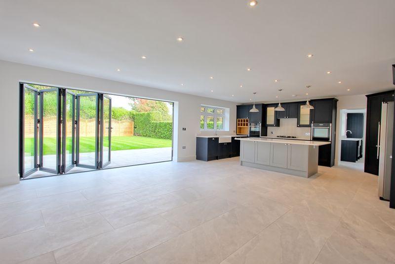 Laurel Road, Chalfont St Peter 4 bed detached house for sale £1,250,000
