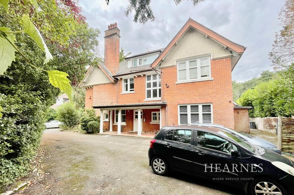 St Anthonys Road, Meyrick Park, Bournemouth, BH2 1 bed apartment £200,000