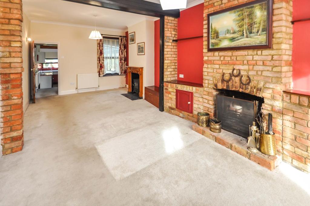 Upper Bridge Road, Chelmsford, CM2 2 bed semidetached house £350,000