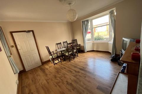 5 bedroom terraced house to rent - St. Michaels Road, Kettering