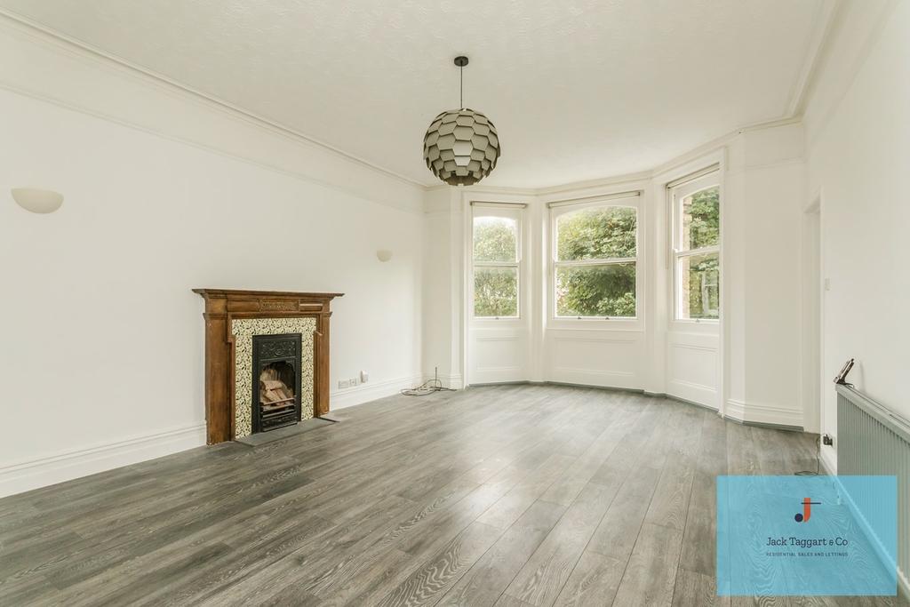 Cromwell Road, Hove, BN3 2 bed flat £1,500 pcm (£346 pw)