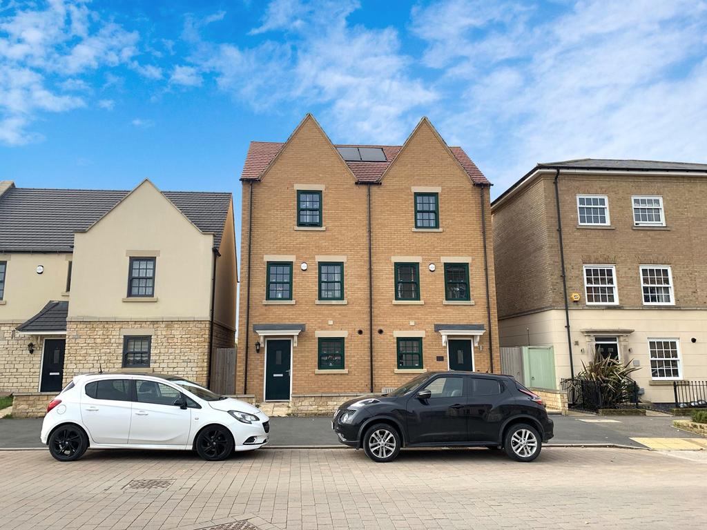 The Avenue, Corby, NN17 4 bed townhouse £1,100 pcm (£254 pw)