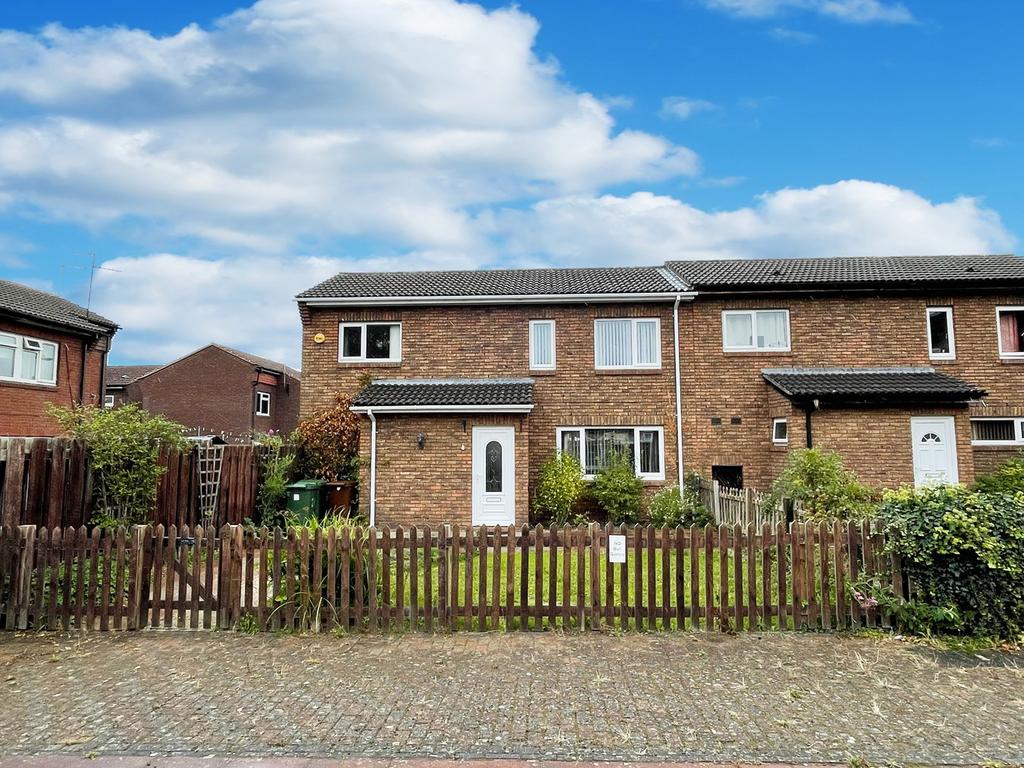 Steyning Close, Corby, NN18 3 bed semidetached house to rent £975