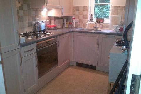 2 bedroom flat to rent, MAIDENHEAD, BATH ROAD,  UNFURNISHED