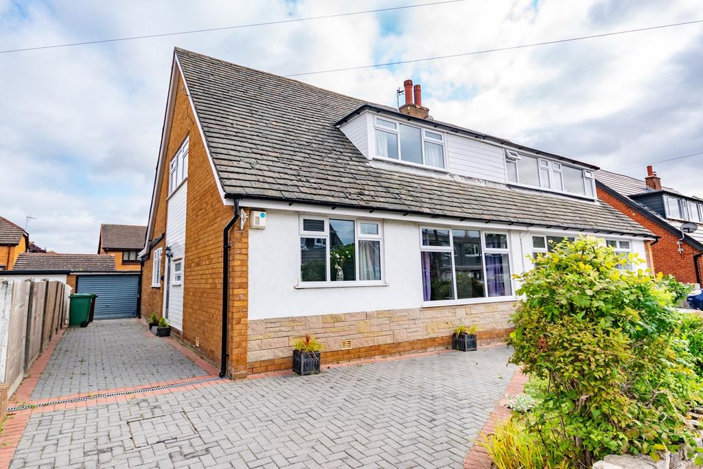 Tewkesbury Drive, Lytham, FY8 3 bed semidetached house £275,000