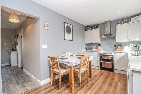 3 bedroom terraced house for sale - Goring Road, Colchester, CO4