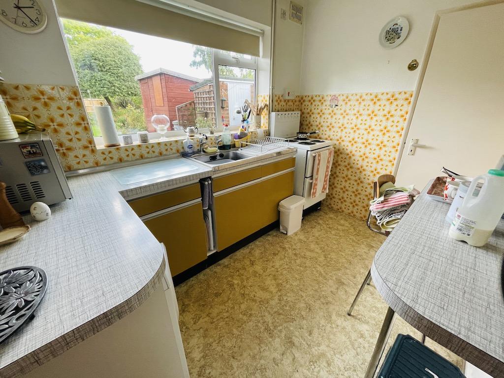 PEDMORE Walker Avenue 3 bed semidetached house for sale £280,000
