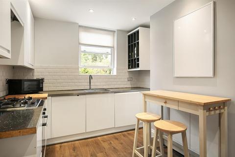 60 Wimbledon Park Road, London, SW18 5SH