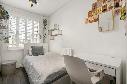 60 Wimbledon Park Road, London, SW18 5SH