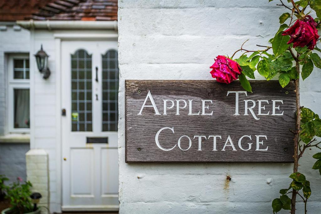 Apple Tree Cottage 26.jpg