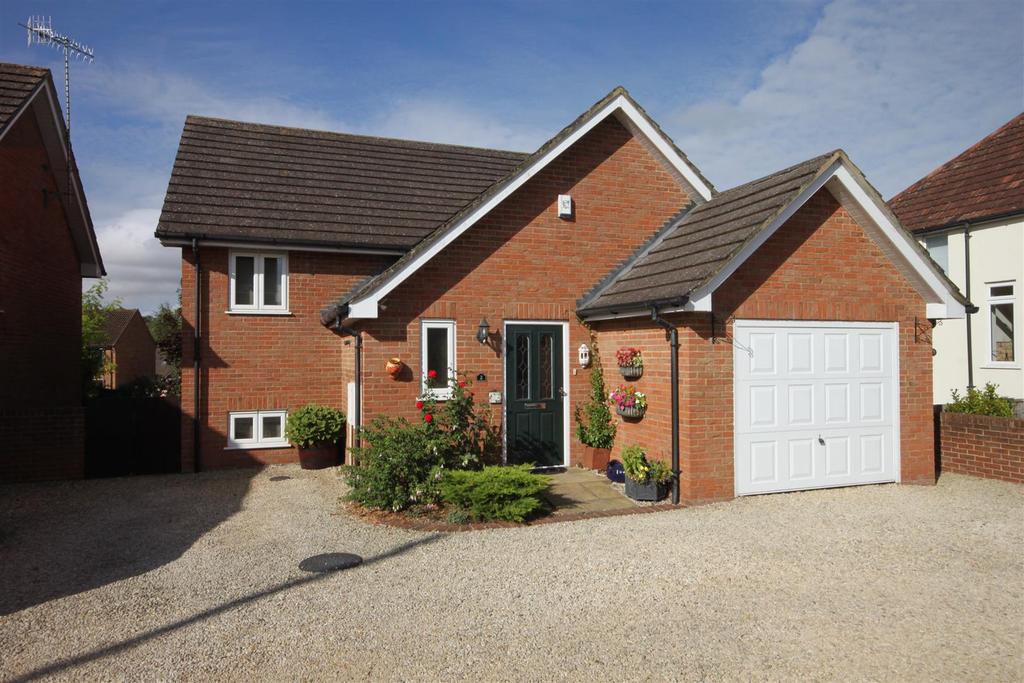 Southampton Road, Whaddon, Salisbury 4 bed detached house £550,000