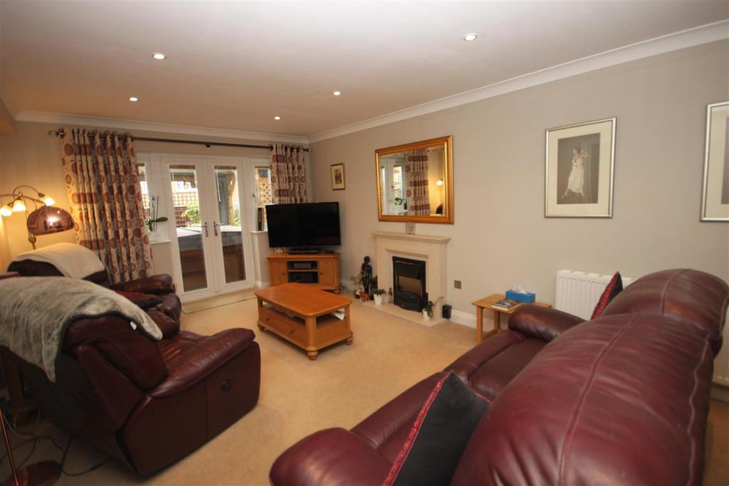Southampton Road, Whaddon, Salisbury 4 bed detached house £550,000