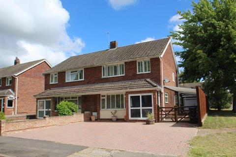 8 Aston Mead, Salisbury, SP1 3HJ