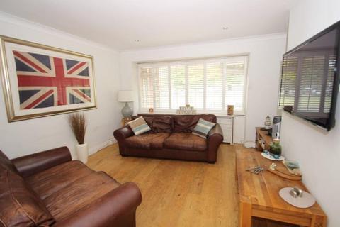 8 Aston Mead, Salisbury, SP1 3HJ
