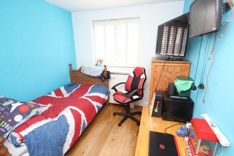 8 Aston Mead, Salisbury, SP1 3HJ