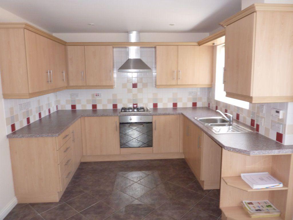 10 TELFORDS CLOSE CORBY 2 Bed House 895 Pcm 207 Pw 